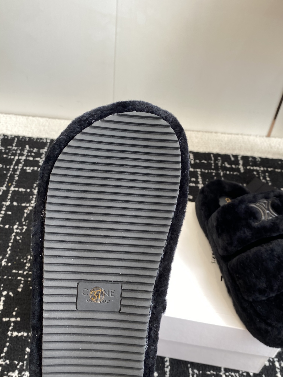 Celine 25SS New Winter Lambswool Slippers - Cozy & Luxurious 10 cmp i1757435009449 3588 0 8