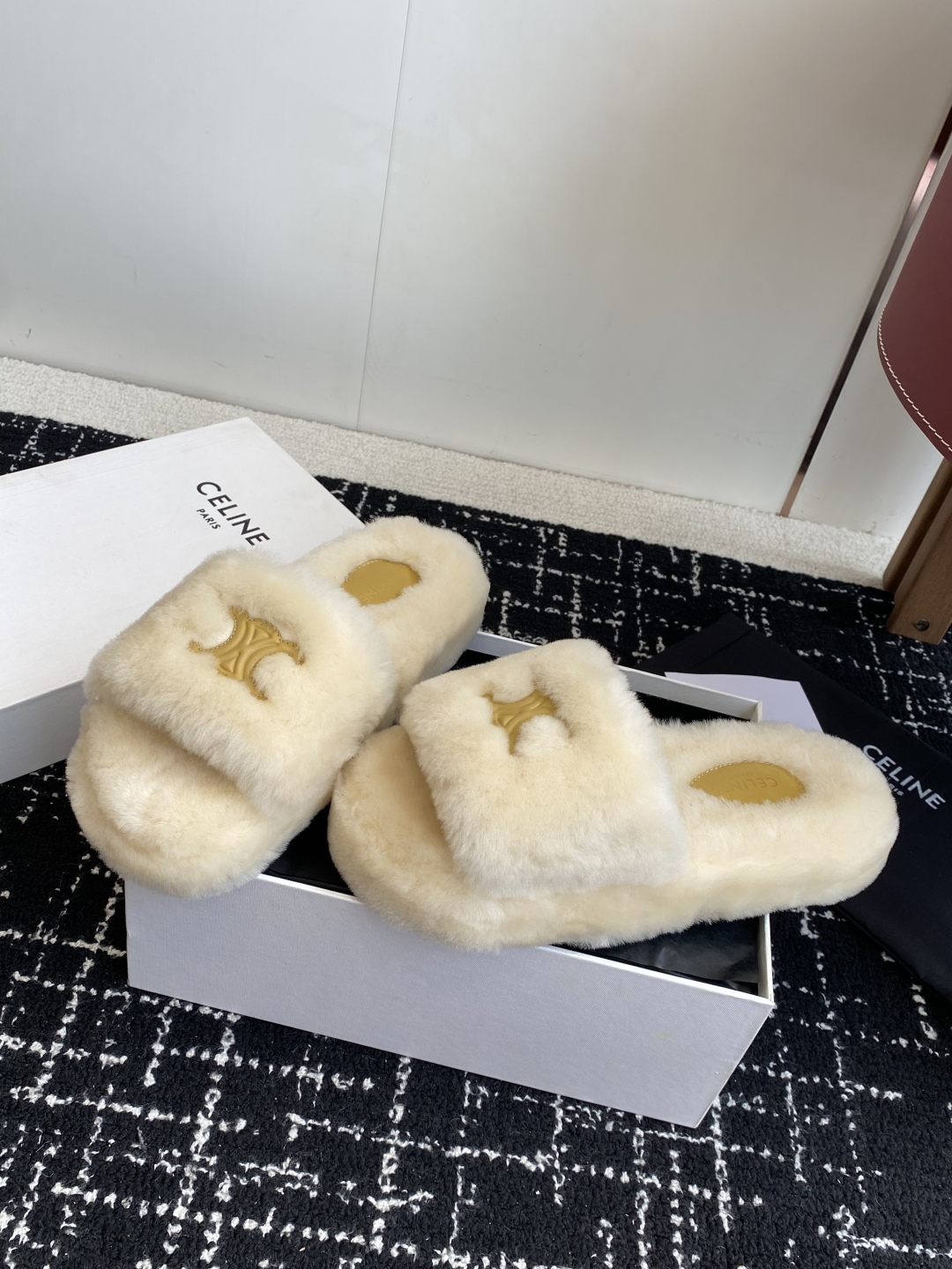 Celine 25SS New Winter Lambswool Slippers - Cozy & Chic, Sizes 35-41 4 cmp i1757435131015 3884 0 2