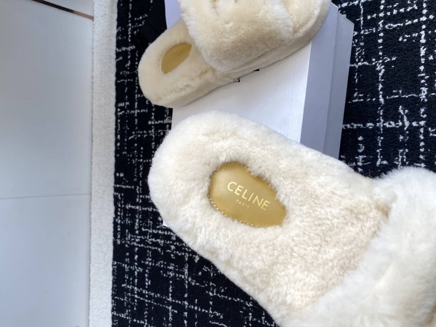 Celine 25SS New Winter Lambswool Slippers - Cozy & Chic, Sizes 35-41 8 cmp i1757435147956 1822 0 6