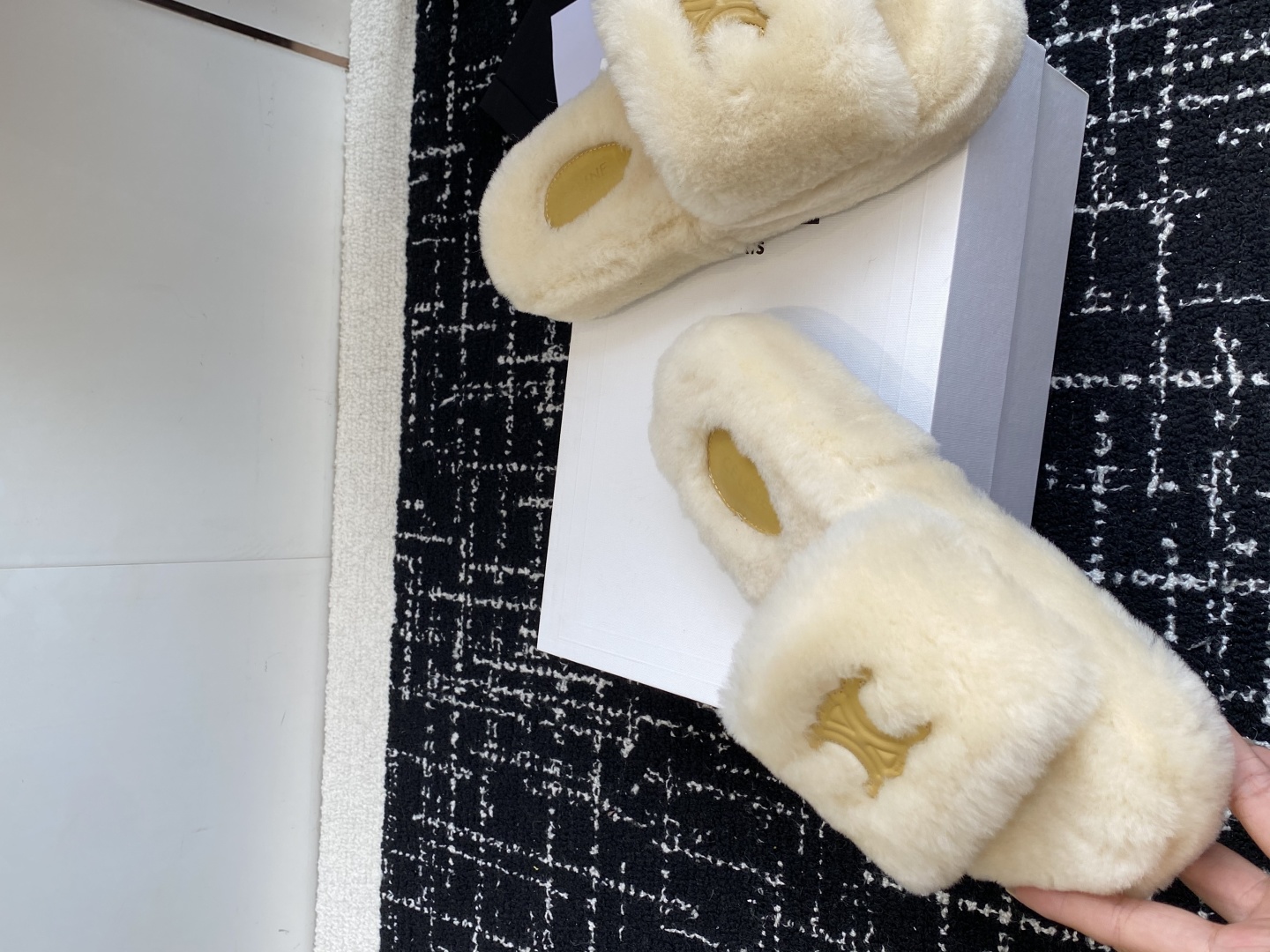 Celine 25SS New Winter Lambswool Slippers - Cozy & Chic, Sizes 35-41 7 cmp i1757435148030 9583 0 5