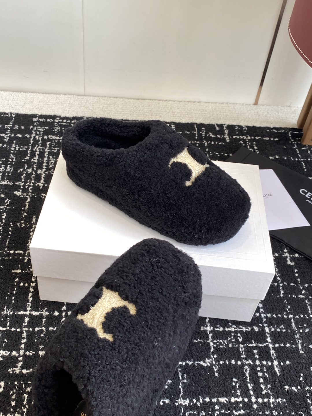 Celine 25SS New Winter Lambswool Slippers - Cozy & Chic 6 cmp i1757435317640 3215 0 4