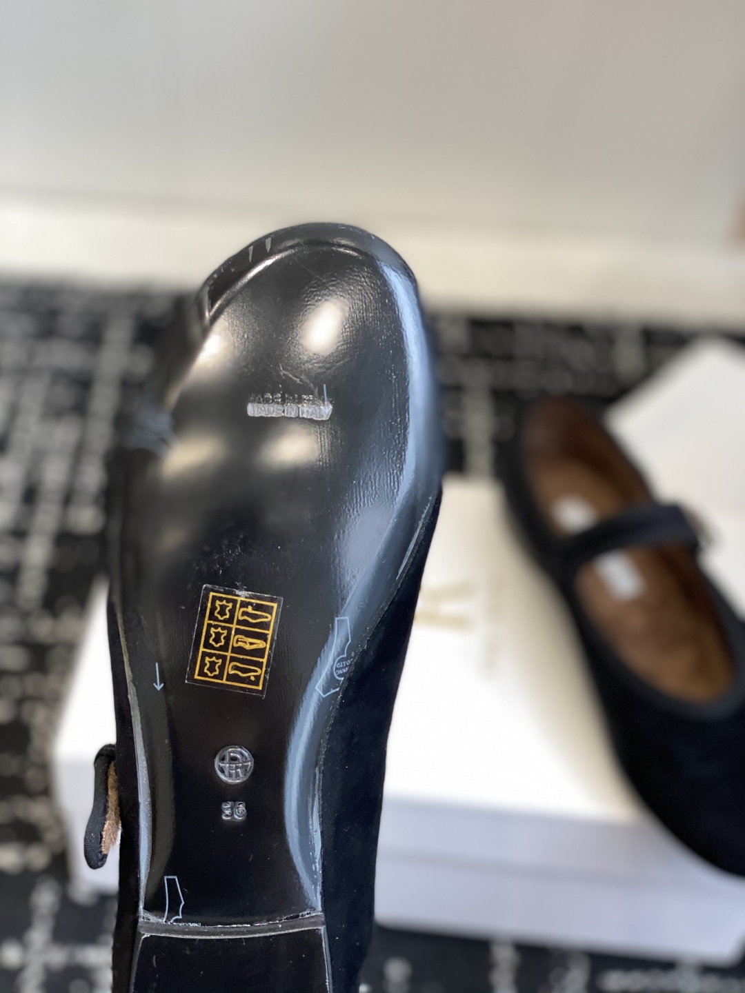 代购级therow 2025 秋冬新品极简圆头 芭蕾舞 单鞋The Row新一季的设计延续极简主义新款 