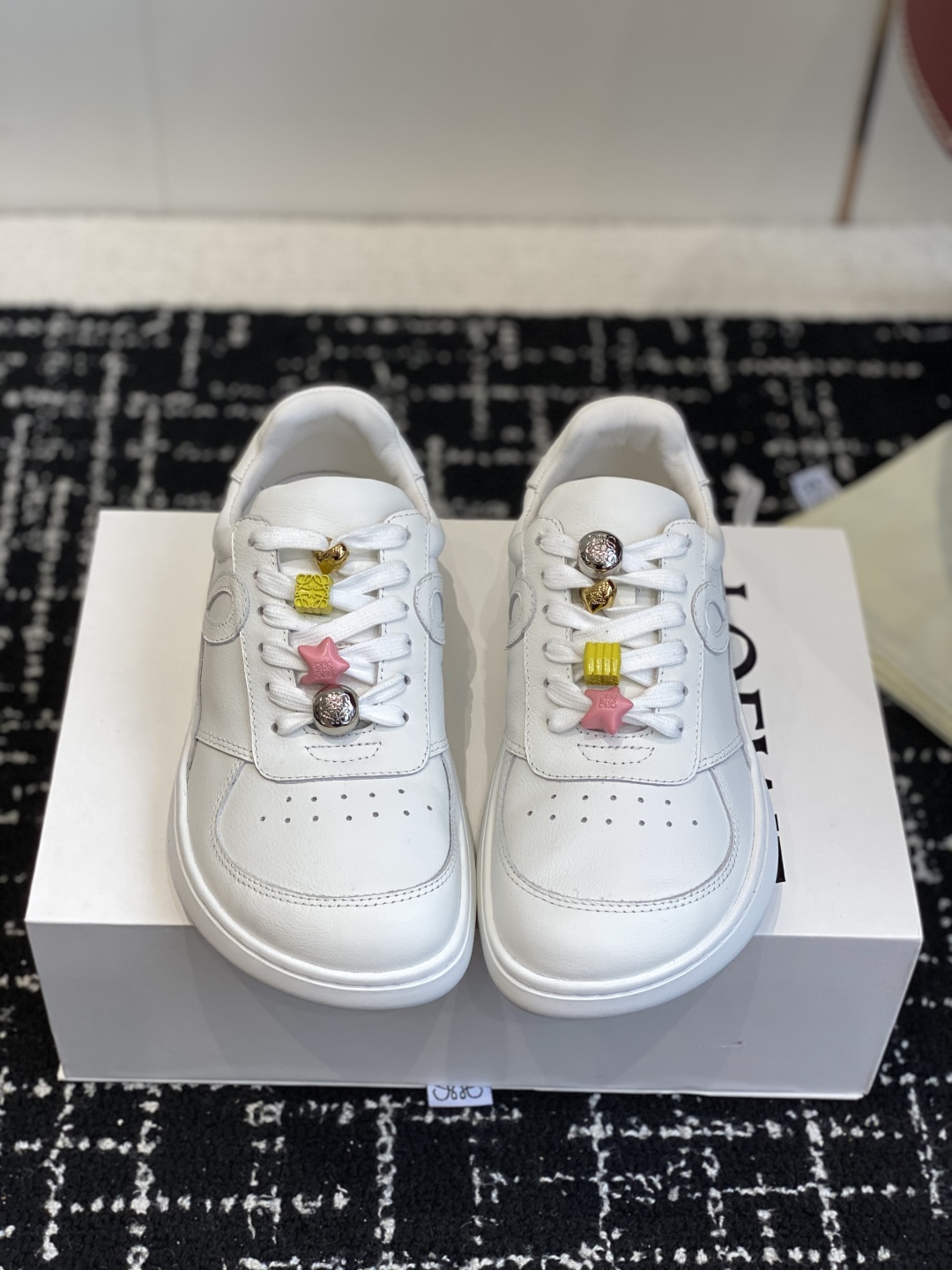 代购级LOEWE 罗意威 25ss秋冬 情侣款 新款Jambo板鞋绑带复古英伦风小白鞋休闲鞋 市场高品质
