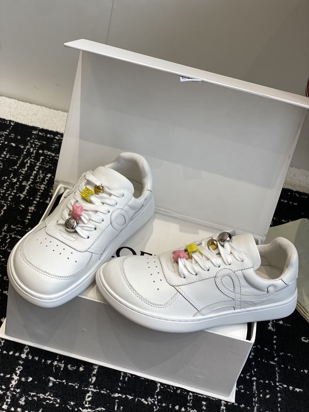 代购级LOEWE 罗意威 25ss秋冬 情侣款 新款Jambo板鞋绑带复古英伦风小白鞋休闲鞋 市场高品质