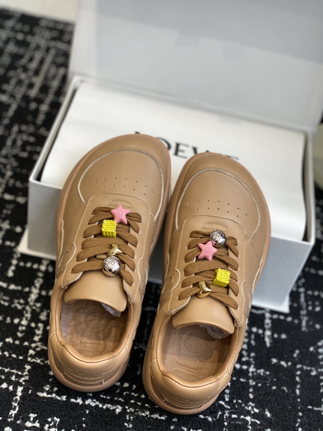 代购级LOEWE 罗意威 25ss秋冬 情侣款 新款Jambo板鞋绑带复古英伦风小白鞋休闲鞋 市场高品质