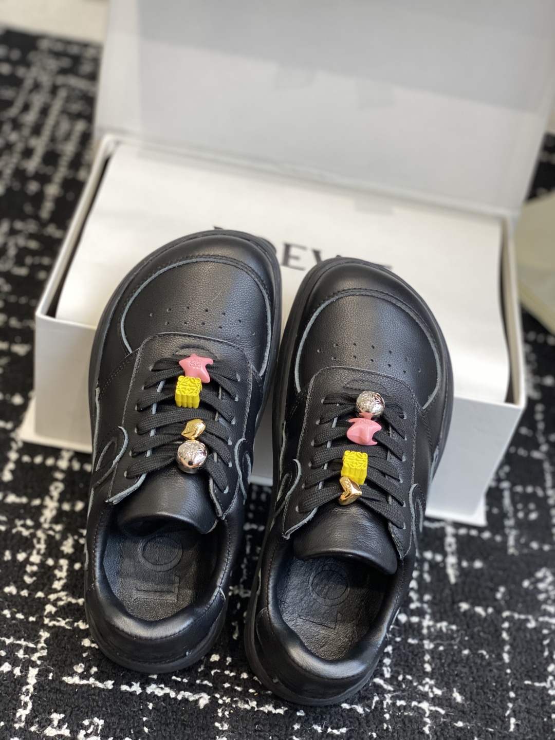 代购级LOEWE 罗意威 25ss秋冬 情侣款 新款Jambo板鞋绑带复古英伦风小白鞋休闲鞋 市场高品质