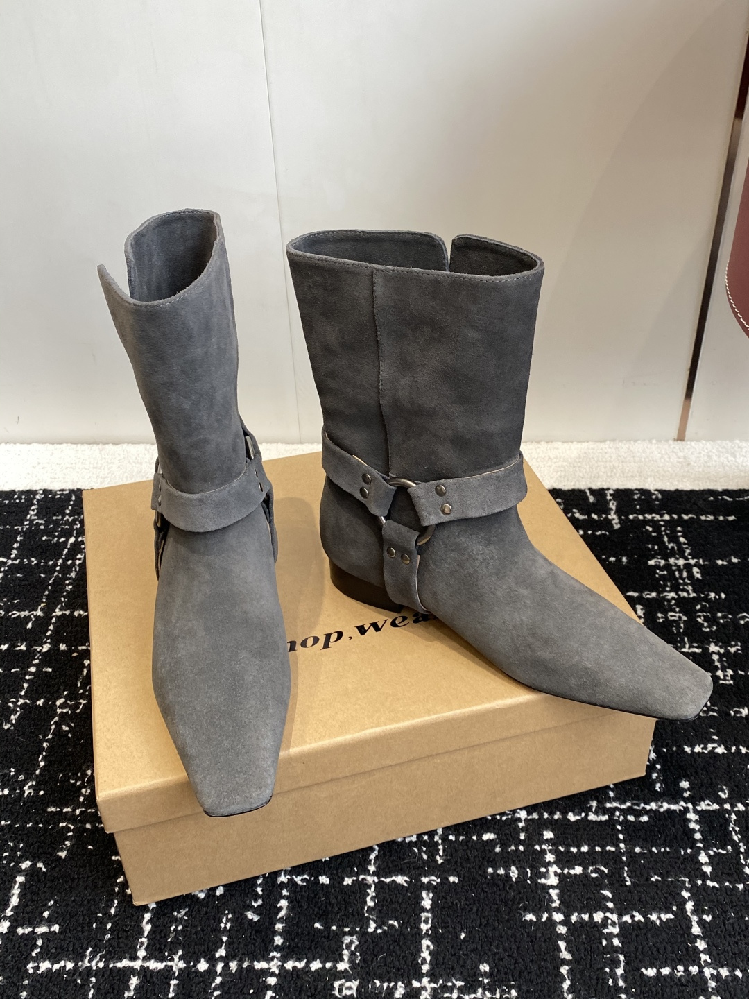 代购级韩国 shop weare 25ss 小方头短靴鞋面高丝光小牛麂皮 小牛皮，内里水染牛皮，意大利真