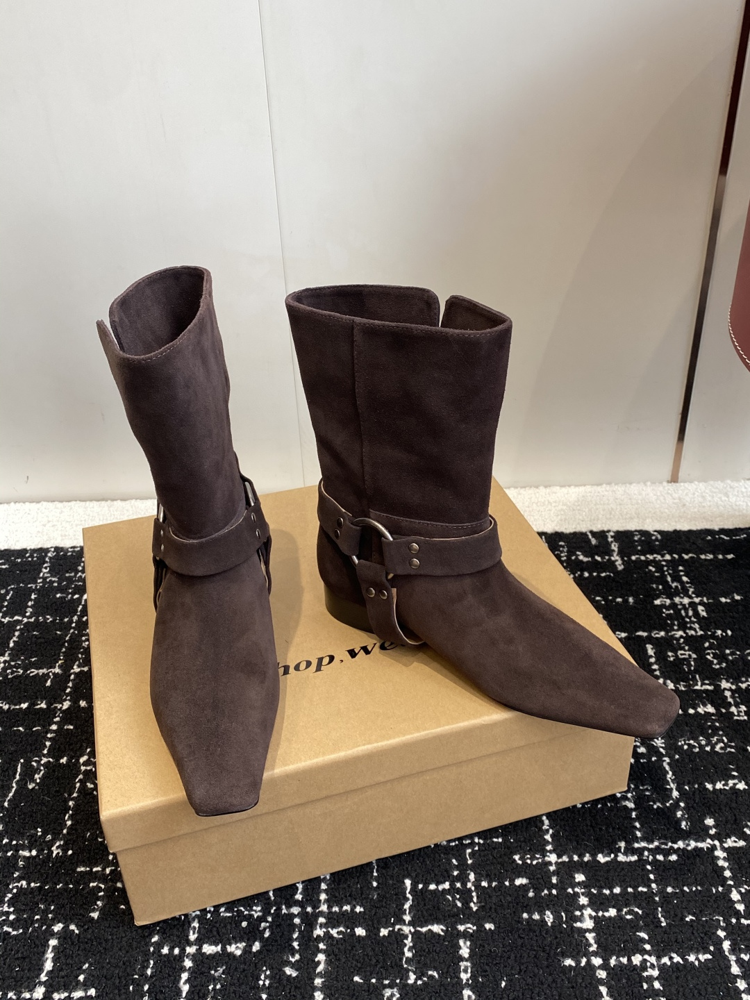 代购级韩国 shop weare 25ss 小方头短靴鞋面高丝光小牛麂皮 小牛皮，内里水染牛皮，意大利真