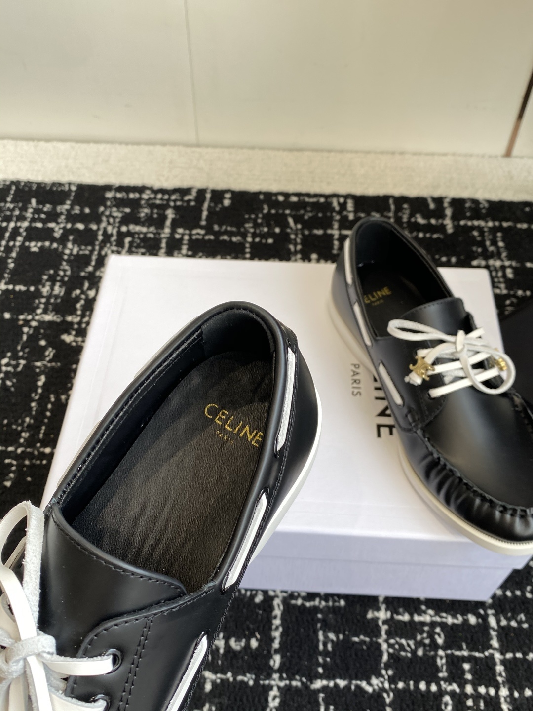 代购级Celine 25ss 新款 一脚蹬乐福鞋今年必须要入手一双celine乐福鞋 ,复古风经典款 超