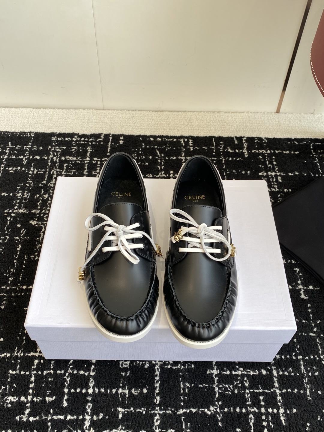 代购级Celine 25ss 新款 一脚蹬乐福鞋今年必须要入手一双celine乐福鞋 ,复古风经典款 超