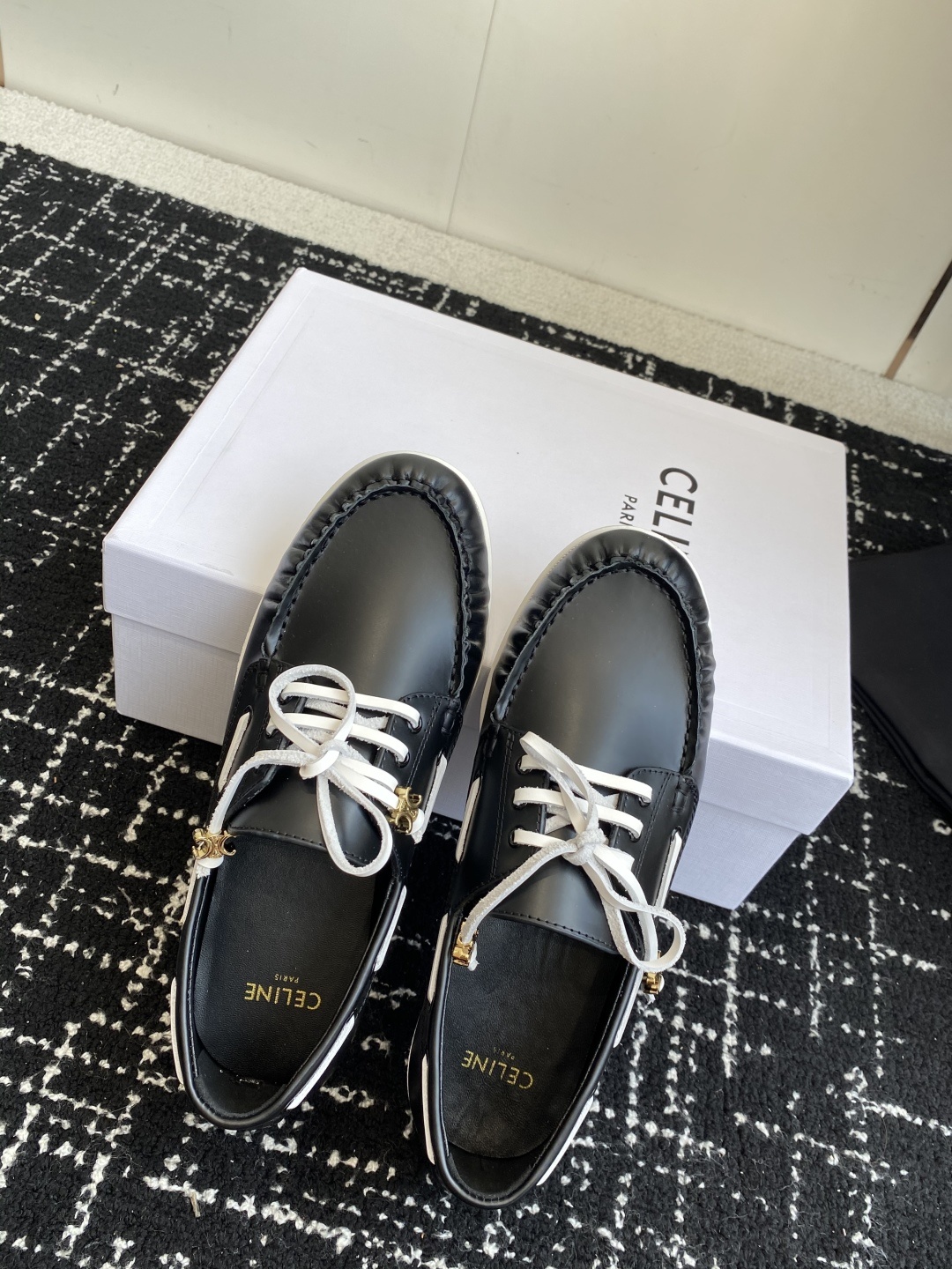 代购级Celine 25ss 新款 一脚蹬乐福鞋今年必须要入手一双celine乐福鞋 ,复古风经典款 超