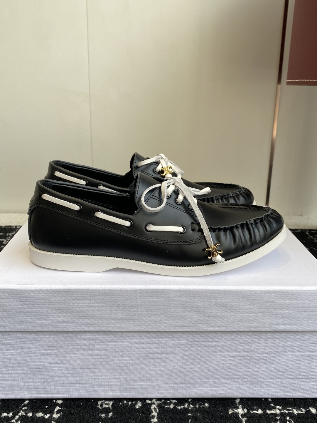 代购级Celine 25ss 新款 一脚蹬乐福鞋今年必须要入手一双celine乐福鞋 ,复古风经典款 超