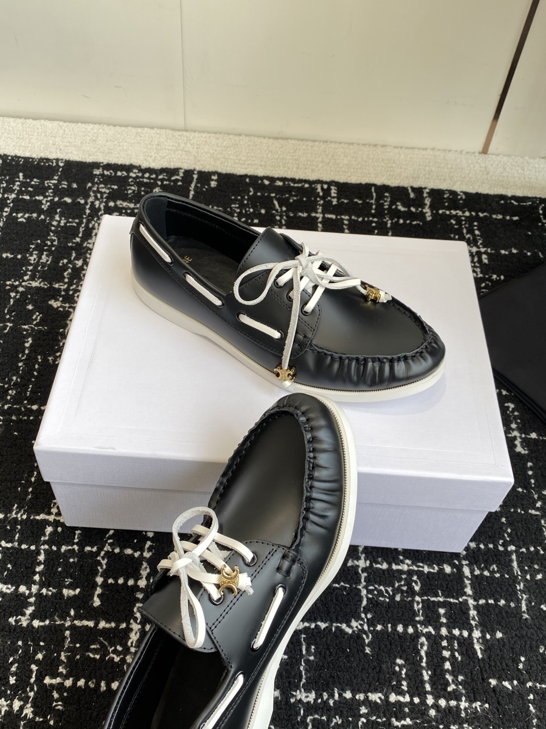 代购级Celine 25ss 新款 一脚蹬乐福鞋今年必须要入手一双celine乐福鞋 ,复古风经典款 超