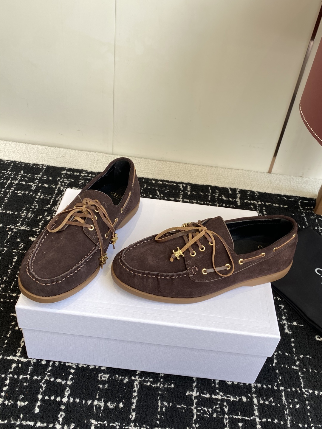 代购级Celine 25ss 新款 一脚蹬乐福鞋今年必须要入手一双celine乐福鞋 ,复古风经典款 超