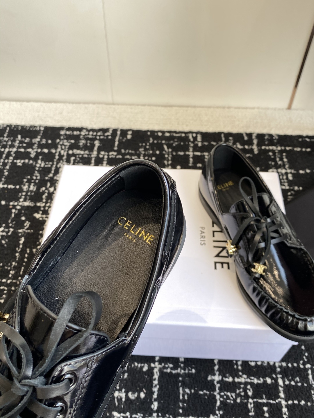 代购级Celine 25ss 新款 一脚蹬乐福鞋今年必须要入手一双celine乐福鞋 ,复古风经典款 超
