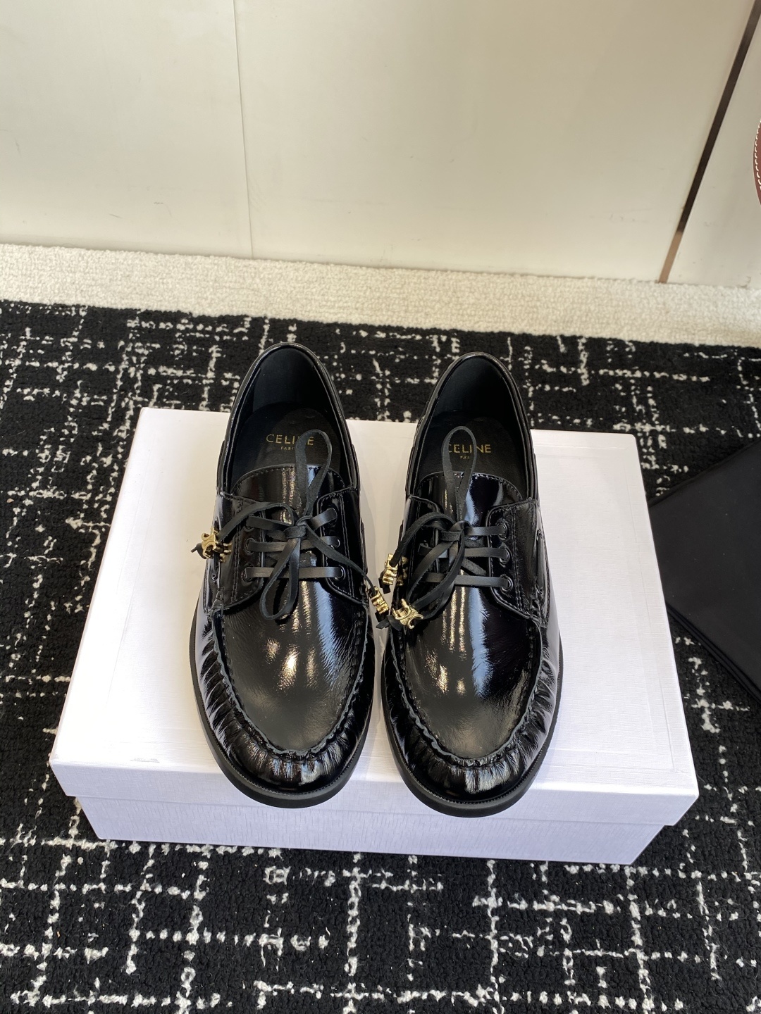 代购级Celine 25ss 新款 一脚蹬乐福鞋今年必须要入手一双celine乐福鞋 ,复古风经典款 超
