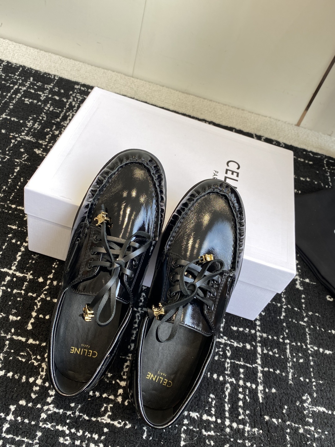 代购级Celine 25ss 新款 一脚蹬乐福鞋今年必须要入手一双celine乐福鞋 ,复古风经典款 超
