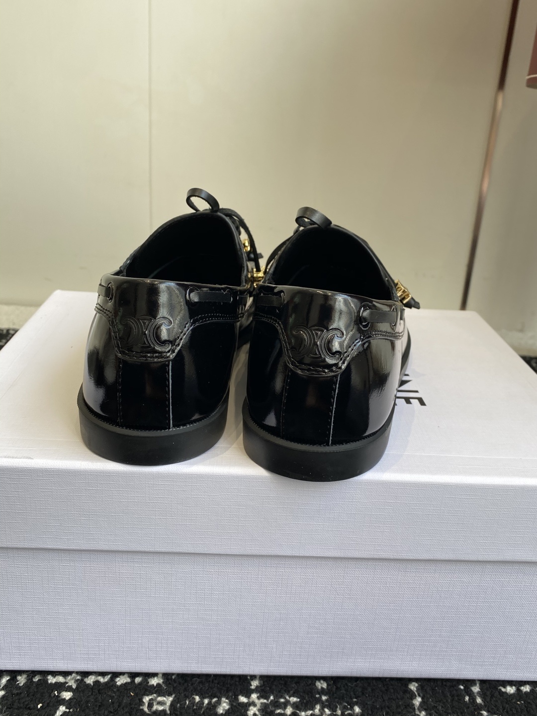 代购级Celine 25ss 新款 一脚蹬乐福鞋今年必须要入手一双celine乐福鞋 ,复古风经典款 超