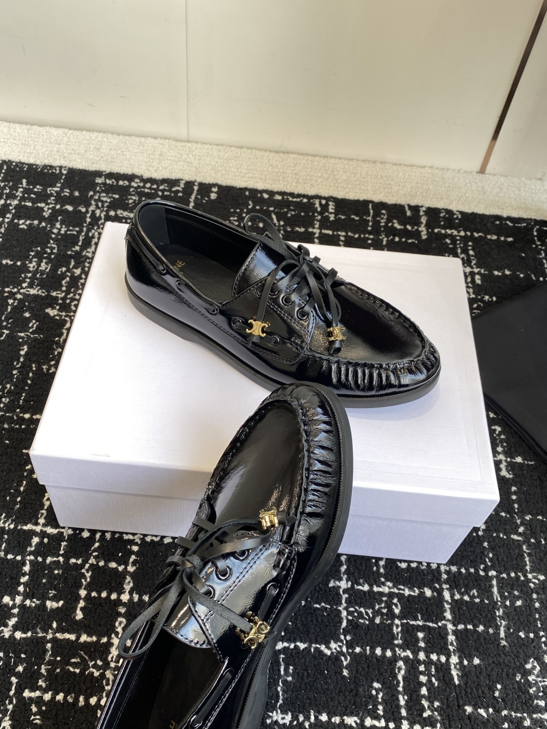 代购级Celine 25ss 新款 一脚蹬乐福鞋今年必须要入手一双celine乐福鞋 ,复古风经典款 超