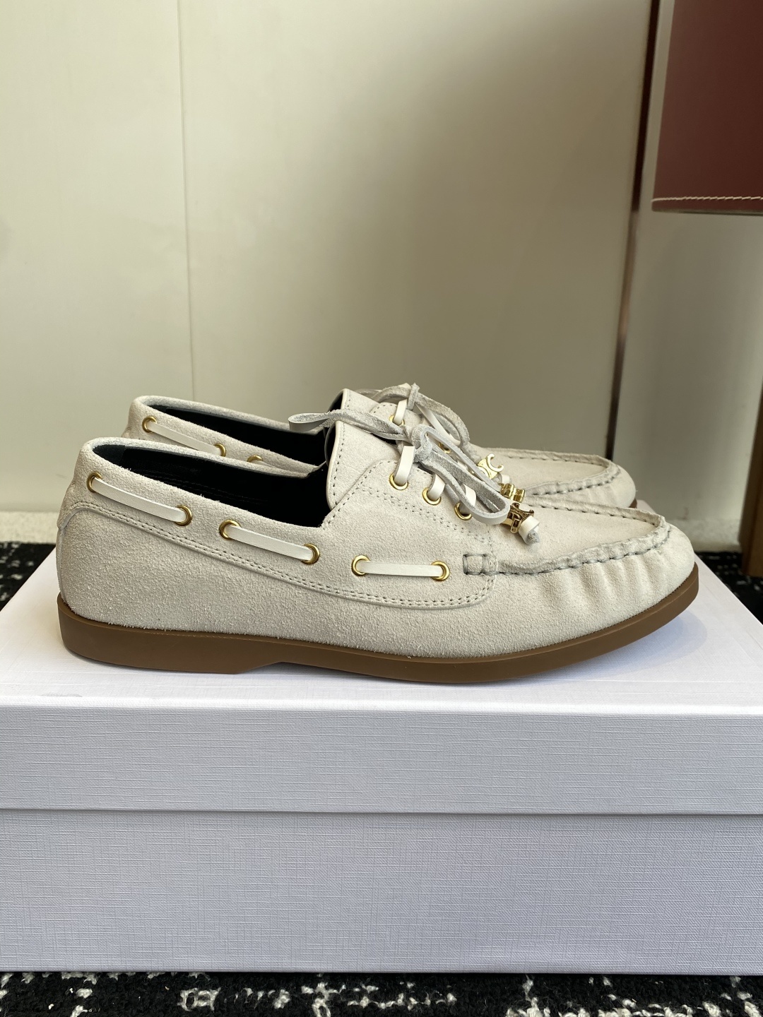 代购级Celine 25ss 新款 一脚蹬乐福鞋今年必须要入手一双celine乐福鞋 ,复古风经典款 超