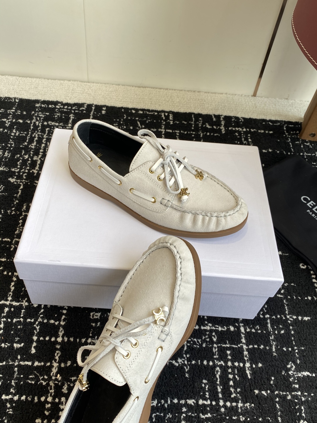 代购级Celine 25ss 新款 一脚蹬乐福鞋今年必须要入手一双celine乐福鞋 ,复古风经典款 超