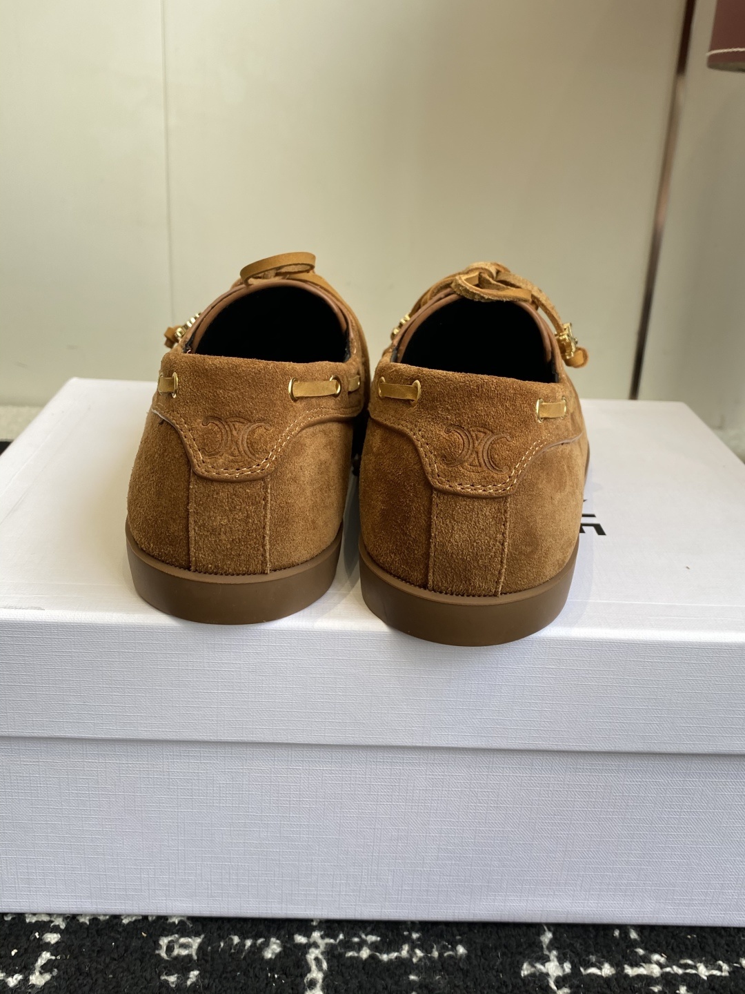 代购级Celine 25ss 新款 一脚蹬乐福鞋今年必须要入手一双celine乐福鞋 ,复古风经典款 超