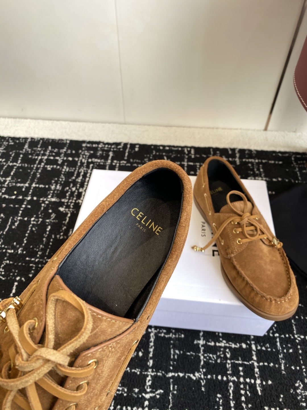 代购级Celine 25ss 新款 一脚蹬乐福鞋今年必须要入手一双celine乐福鞋 ,复古风经典款 超