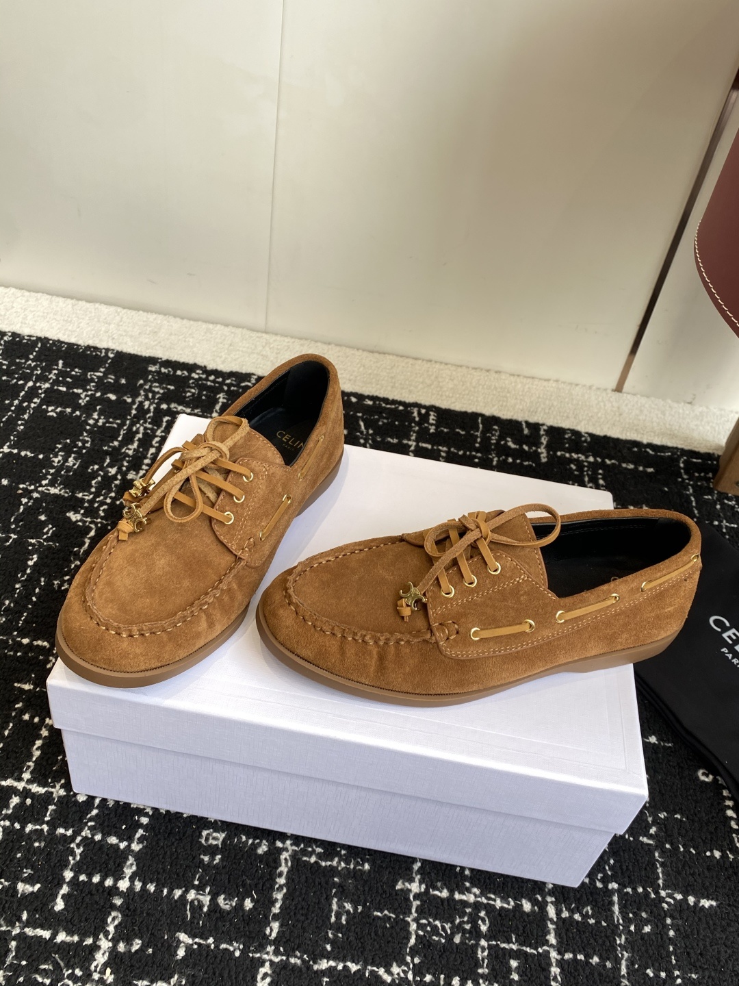 代购级Celine 25ss 新款 一脚蹬乐福鞋今年必须要入手一双celine乐福鞋 ,复古风经典款 超