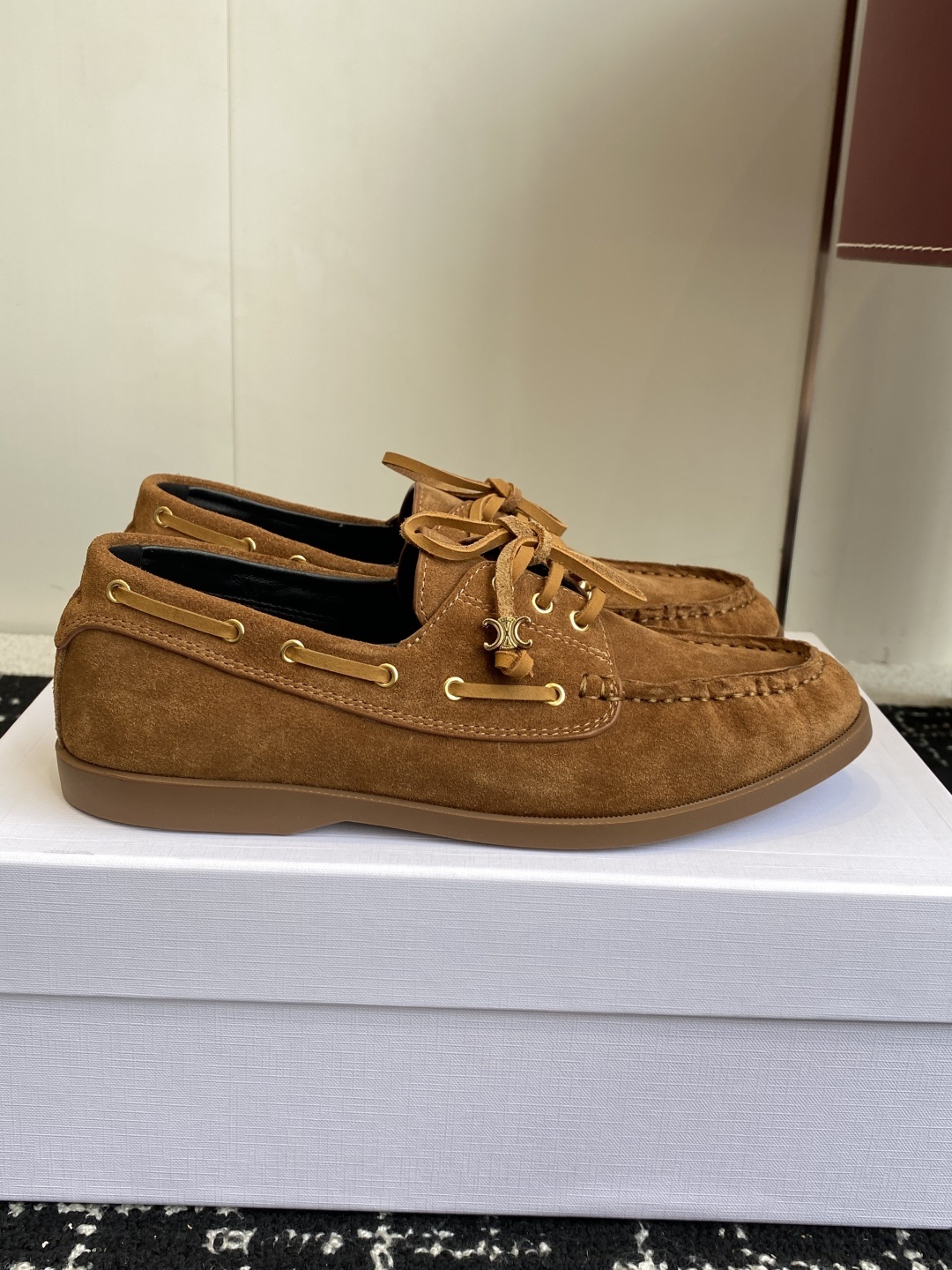 代购级Celine 25ss 新款 一脚蹬乐福鞋今年必须要入手一双celine乐福鞋 ,复古风经典款 超