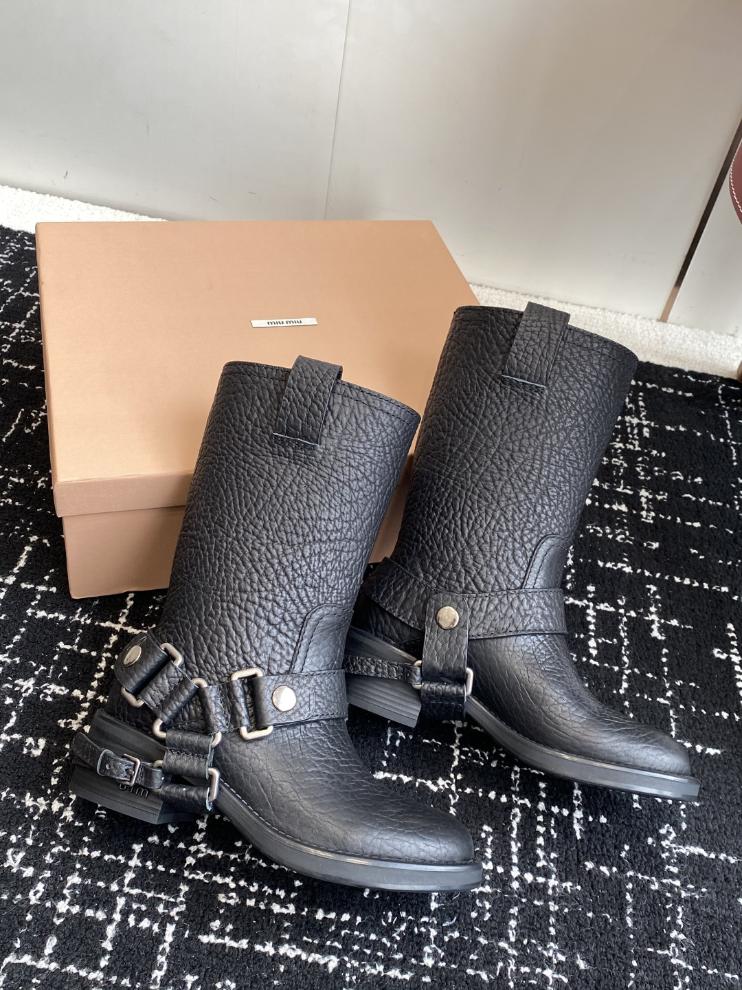 miu miu fw25 new arrival～ 缪缪 25ss 秋冬新款厚底 短靴 骑士靴简约鞋面点