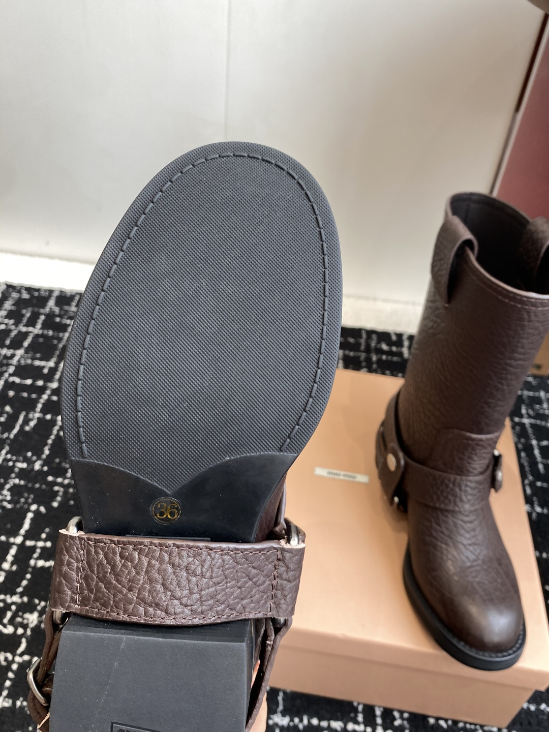 miu miu fw25 new arrival～ 缪缪 25ss 秋冬新款厚底 短靴 骑士靴简约鞋面点