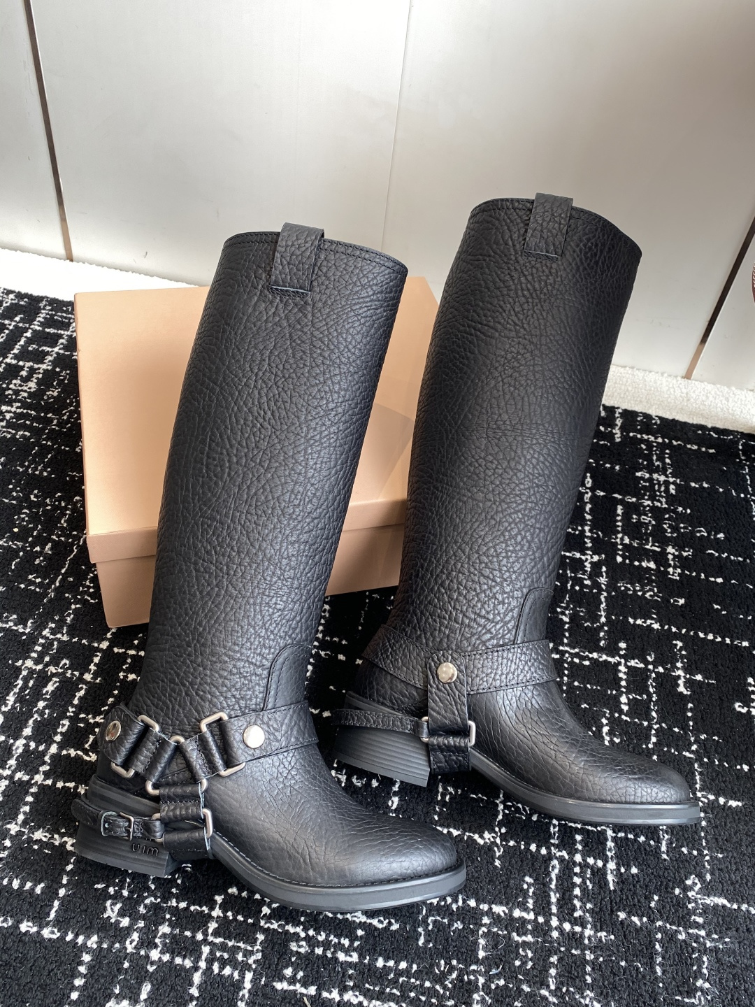 miu miu fw25 new arrival～ 缪缪 25ss 秋冬新款厚底 短靴 骑士靴简约鞋面点