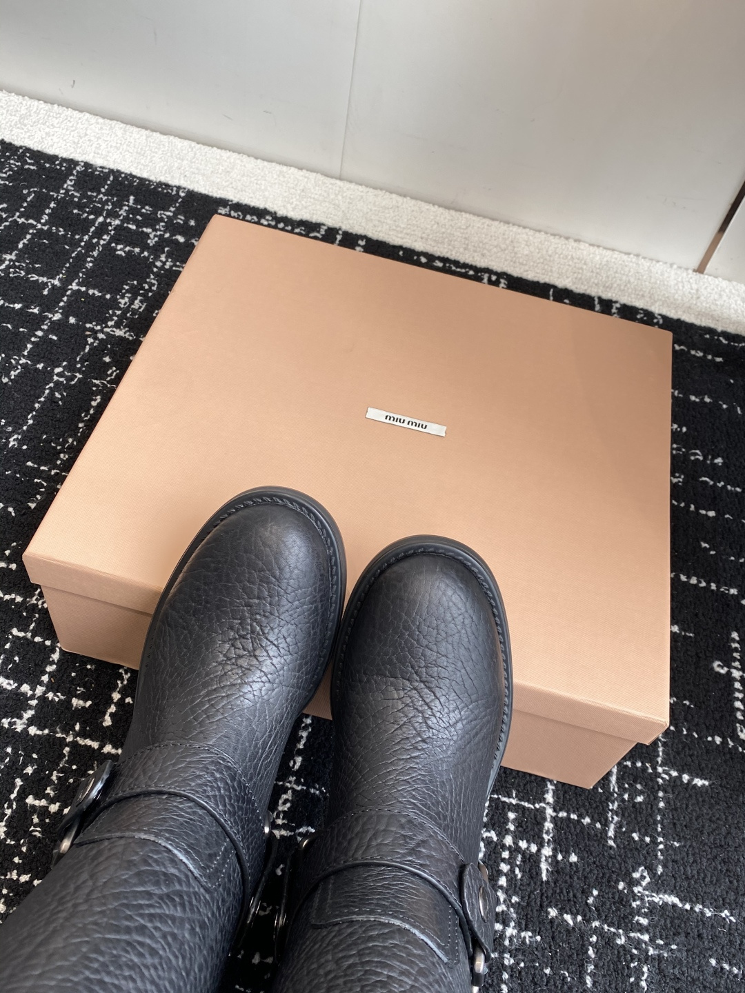 miu miu fw25 new arrival～ 缪缪 25ss 秋冬新款厚底 短靴 骑士靴简约鞋面点