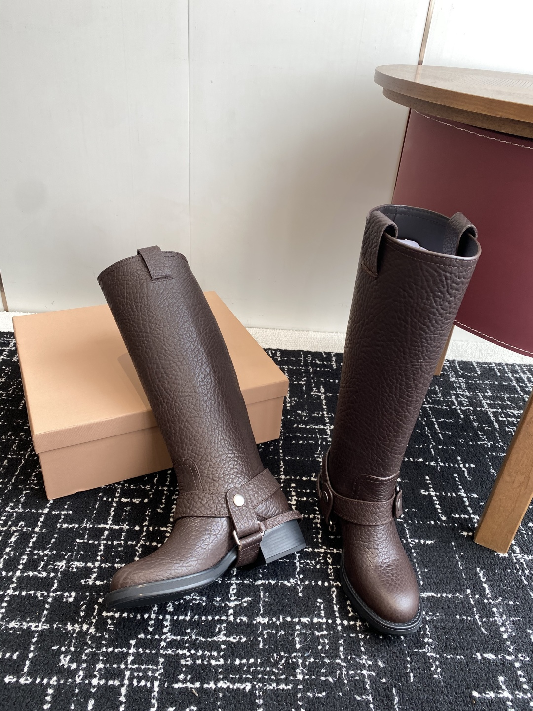 miu miu fw25 new arrival～ 缪缪 25ss 秋冬新款厚底 短靴 骑士靴简约鞋面点