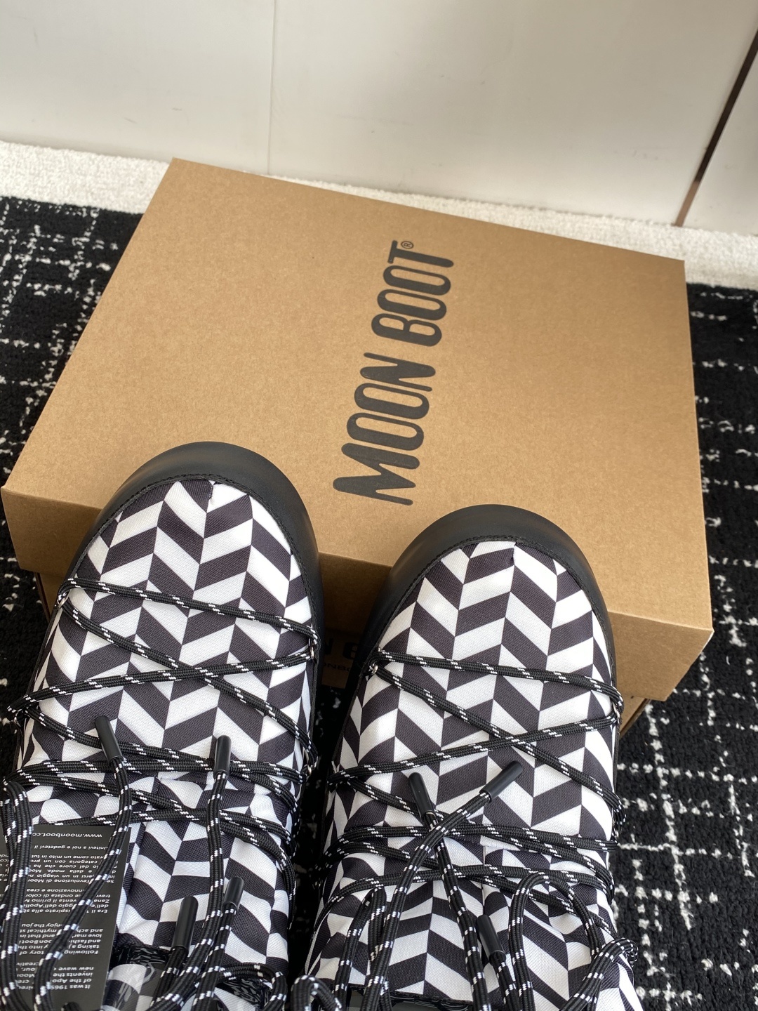 代购级Moon Boot2025vs秋冬最新款雪地靴系列……丑萌雪地短靴忘了UGG吧,时髦人都在穿Moo