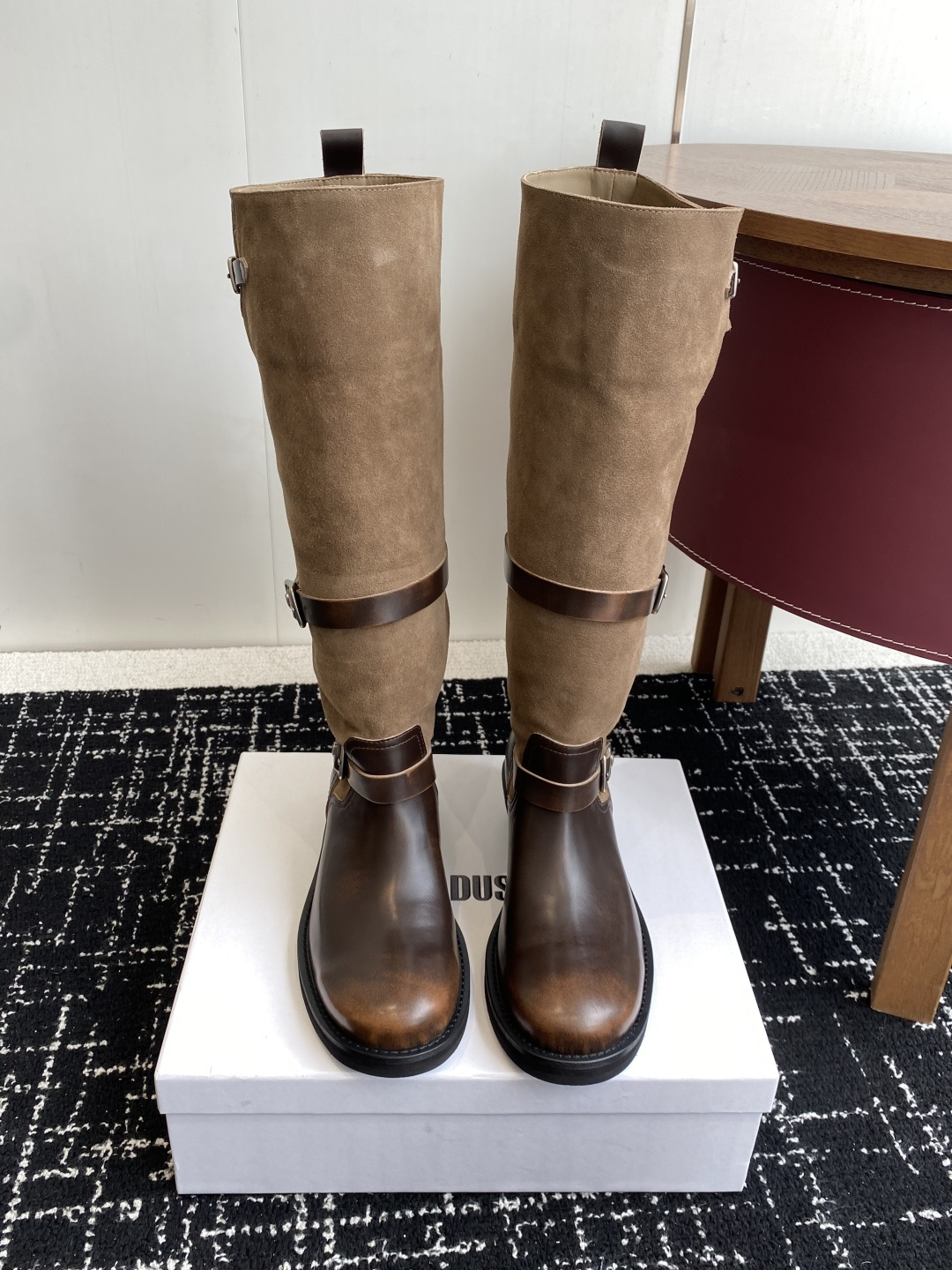 NO:544095,Purchasing grade short boots, long boots, ICEDUST 25ss, autumn and winter new style pile boots, called it the best pile boots this year, not too much, retro and versatile, lazy and simple, cowhide fabric, sheepskin inner, original sole Size35-41 (40 41 custom made without return), boots, boots, cowhide, sheepskin19860909代购级短靴 长靴 ICEDUST 25ss 秋冬新款堆堆靴 称之为今年最好看的堆堆靴,毫不过分,复古百搭,慵懒简约 对版牛皮面料,羊皮内里,原版大底 Size35-41（40 41订做不退换）,靴子,boots,cowhide,sheepskin,Women's Shoes