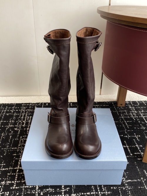 Prada Chelsea Wrinkle Boots: Classic Style, Comfortable Fit, and Leg-Lengthening Design 1 Prada Chelsea Wrinkle Boots: Classic Style, Comfortable Fit, and Leg-Lengthening Design