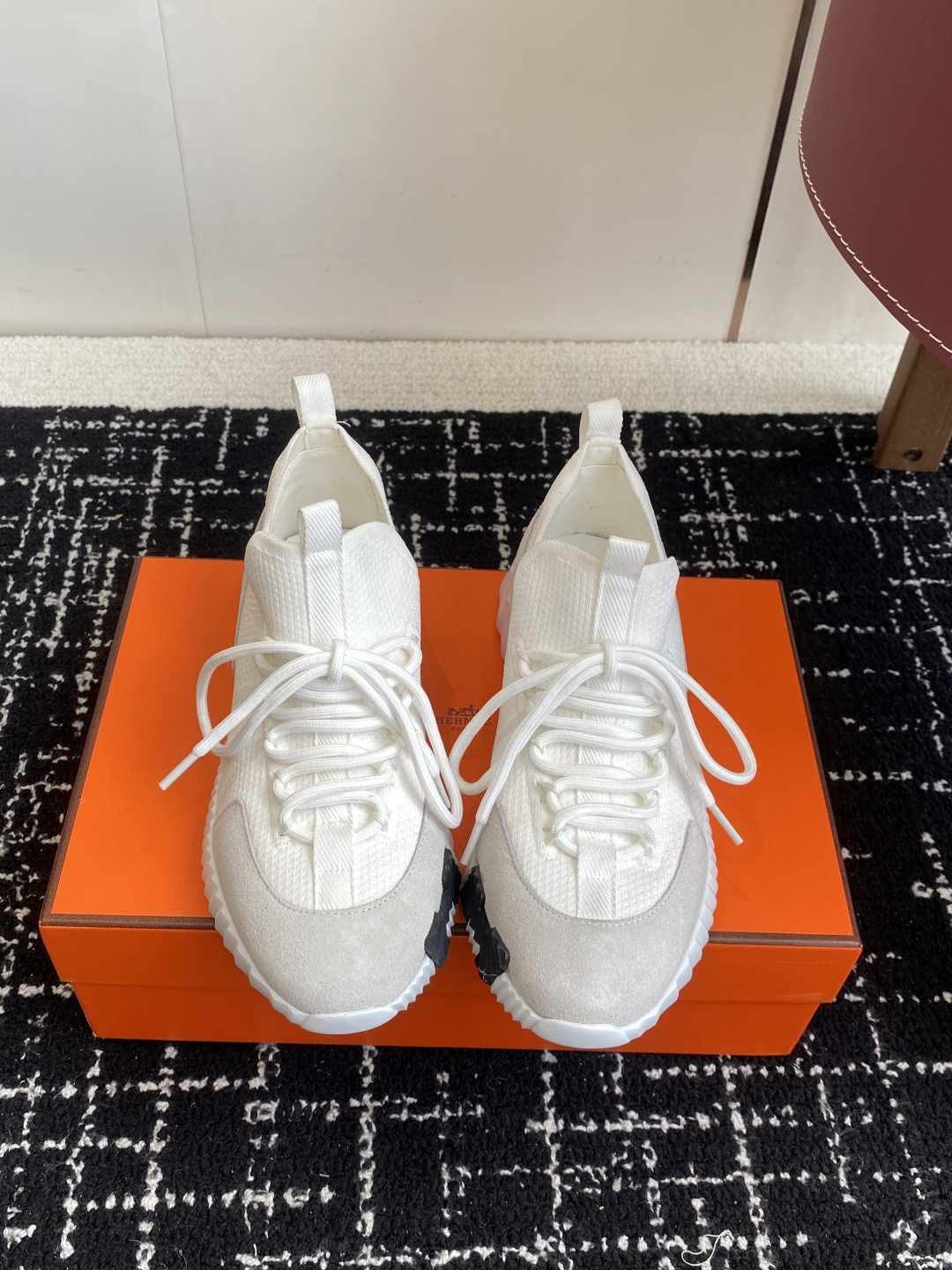 NO:682840,Purchasing agent for couples. Hermes 25ss new color couple sports and casual shoes series... Classic sports style + British color matching design, classic and attractive!  Original inverted mold last, ultimate 1:1 shape, imported high-end umbrella cloth showing exquisite texture!  Open the mold to customize the A-level high-density private mold outsole with luxurious packaging!  Fabric customized sheepskin/cow, lining customized sheepskin, foot pad sheepskin injection molding, outsole original open mold light foam two-color bottom Size #female 35-40 #male 39-46 (female 40, male 46 custom-made, non-returnable), casual shoes/sports shoes, hermes, hermes, sneakers, sheepskin, umbrellas19860909代购级情侣款. 爱马仕Hermes 25ss 新色 情侣运动休闲鞋系列…… 经典运动风格+英伦拼色设计,经典耐看！原版倒模楦型,极致1:1形体 进口高端雨伞布呈现出精致质感！开模定制A级高密私模大底,奢华包装！ 面料定制羊皮/牛猄 内里定制羊皮 垫脚羊皮注塑成型 大底原版开模轻泡双色底 Size#女35-40 #男39-46（女40 男46订做不退换）,休闲鞋/运动鞋,hermes,hermes,sneakers,sheepskin,umbrellas,Women's Shoes