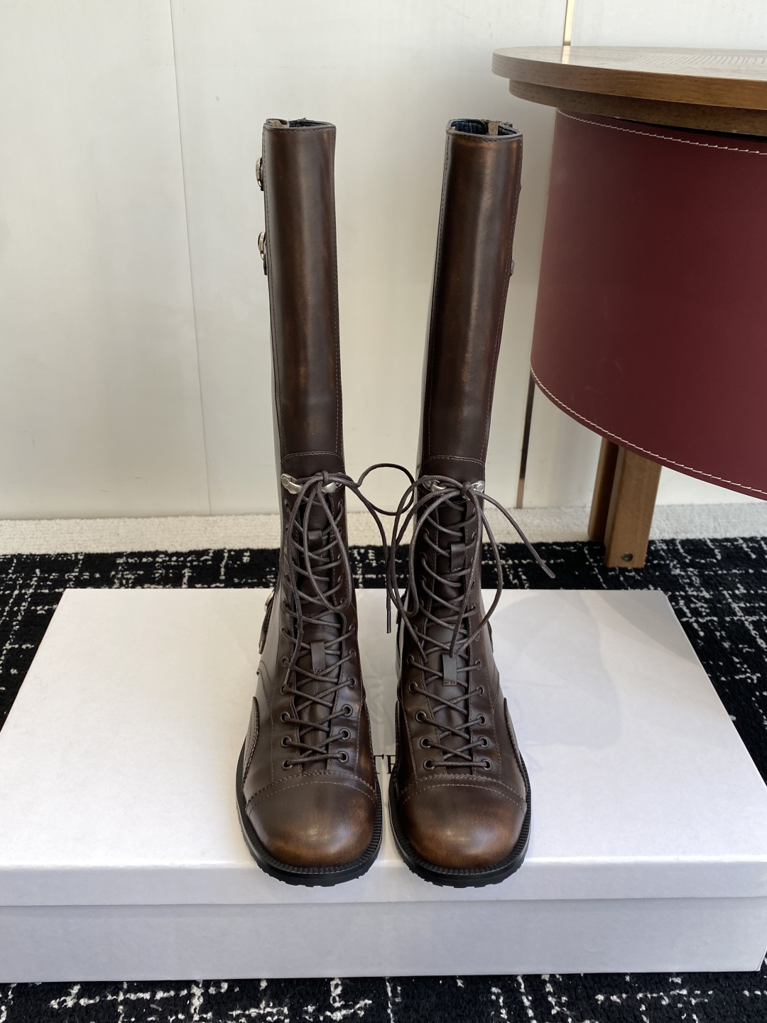 NO:544045,Purchasing grade cotemp 55ss new autumn and winter style lace-up boots are so easy to wear!  Maverick Engineer Boots Pinecone Adventure and Softness, Outdoor freedom and retro coexist. Calfskin present a natural texture, imported calfskin fabric inner cowhide cowhide inner sole Italian leather outsole Size#35-40 (40 customization, no return or replacement), boots, boots, cowhide, Leather soles19860909代购级 cotemp 55ss 秋冬新款 系带 长靴太好穿了！ Maverick 工程师长靴 Pinecone 冒险与柔软结合,户外的自由与复古并存 小牛皮的呈现天然质感, 面料进口小牛皮 内里牛皮内里 鞋底意大利真皮大底 Size#35-40（40定制不退不换）,靴子,boots,cowhide,Leather soles,Women's Shoes