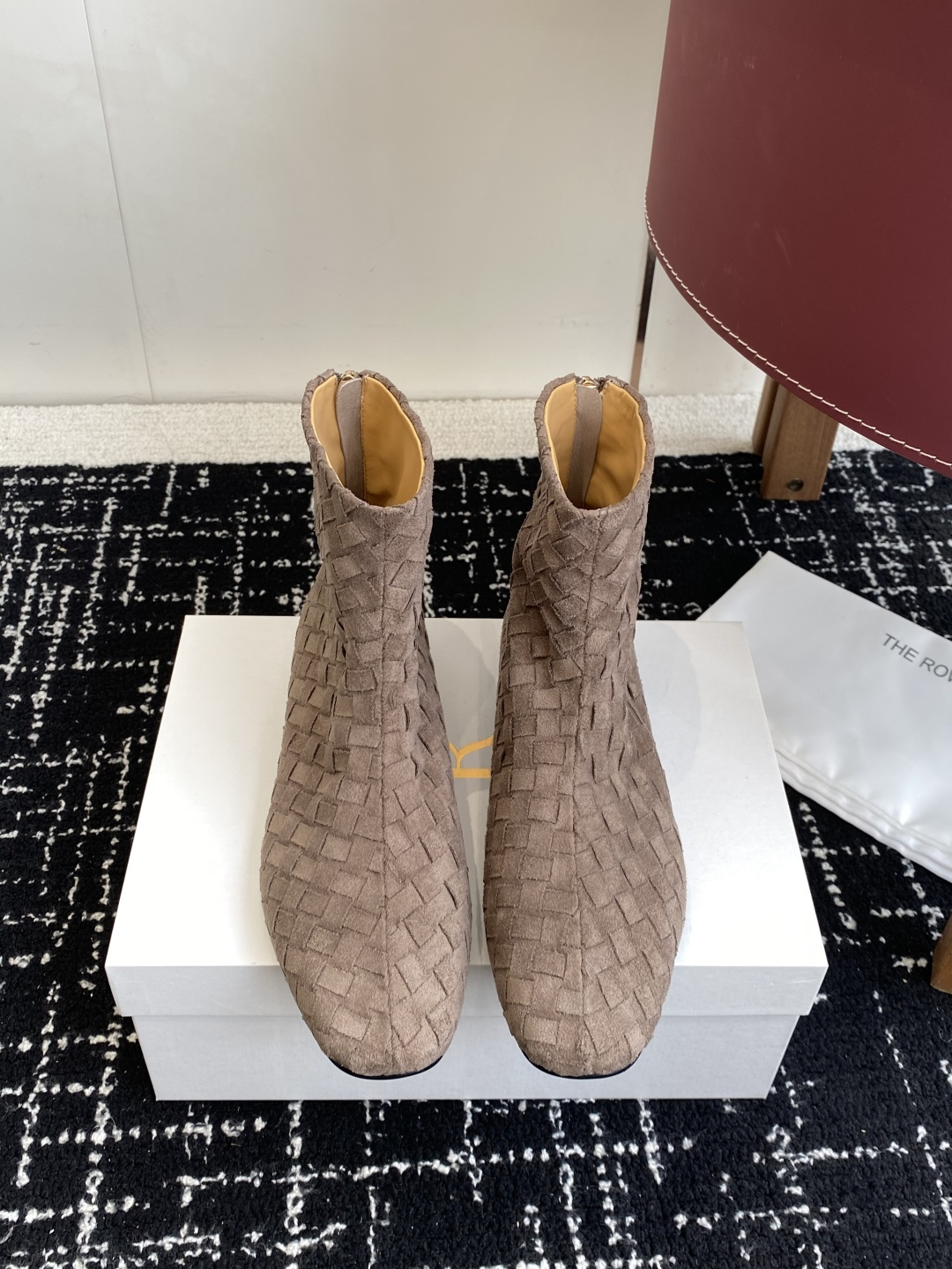 The Row Fall/Winter New Arrival Vintage Flat Ankle Boots Imported Stretch Velvet + Rubber Outsole Minimalist Top Quality