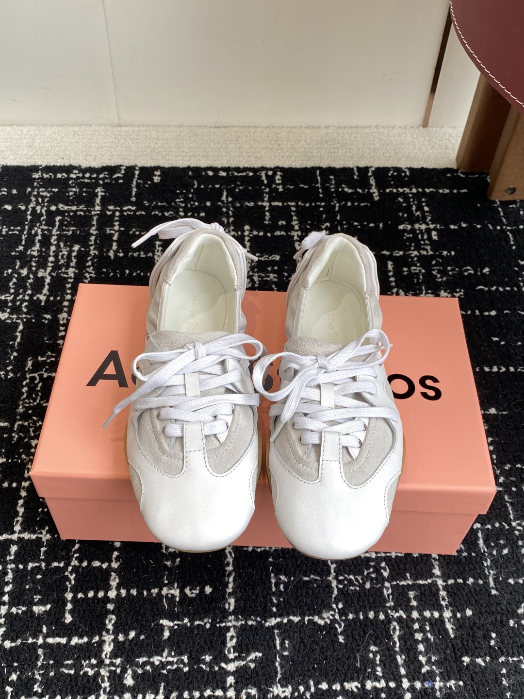 NO:682737,Purchasing agent Acne Studios 25ss new spring and summer catwalk ballet shoes. It can be said that every pair is a shoe that can be treasured. This year's ballet shoes are really beautiful. The design and ballet shoes are instantly stunning!  The details are completely compared to the original ones. The original molded outsole is very comfortable. Size#35-40 (40 orders are not returnable), casual shoes/sports shoes, Acne studios, dior, sneakers19860909代购级 Acne Studios 25ss 春夏季新款走秀款芭蕾鞋 可以说每一双都是可以珍藏的鞋子 今年这款芭蕾鞋真的是太美了 设计搭配芭蕾舞鞋瞬间仙儿到爆！ 细节完全对比原版做的相当精细 原版开模大底 舒适度拉满 Size#35-40(40订做不退换),休闲鞋/运动鞋,acne studios,dior,sneakers,Women's Shoes