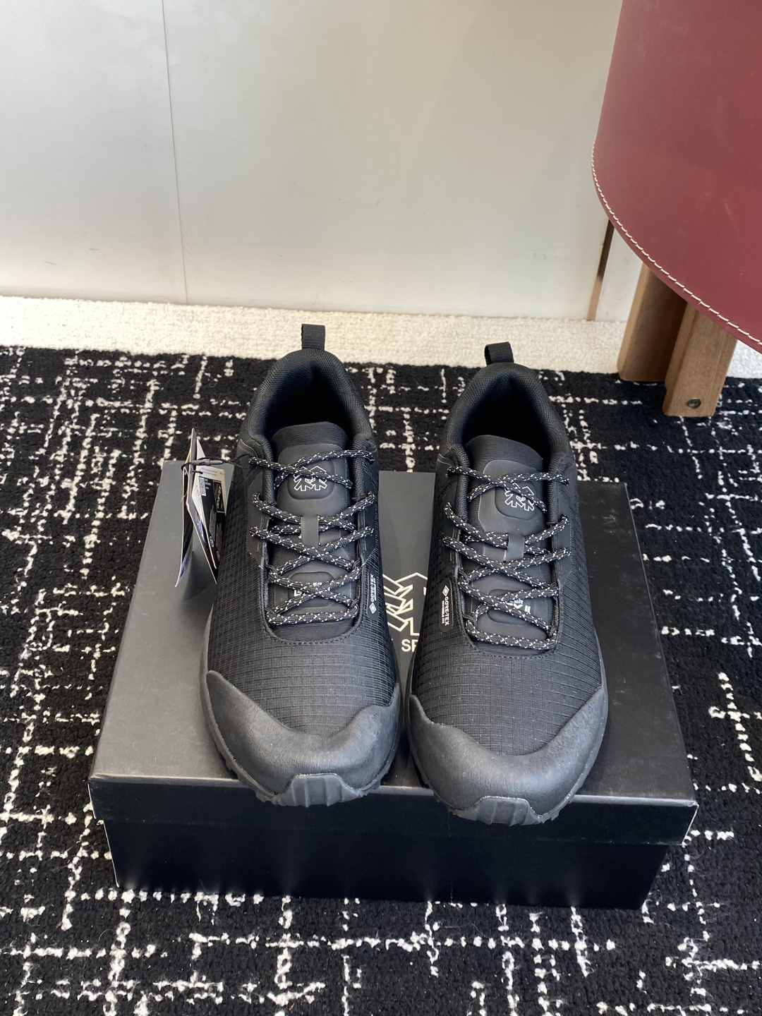 NO:592219,Purchasing agent level KOLON SPORT Skyier 2 Comfortable and soft, waterproof support and light rebound, low-cut hiking shoes, men's black and beige, long-distance cross-country hiking outdoor sports running shoes. Currently, the top version on the market. All details perfectly correspond to the original version. The school supports waterproof effect. Full anti-slip and wear-resistant effect, full score for outdoor functions. Versatile and good-looking Size39-44, casual shoes/sports shoes, sneakers19860909代购级 可隆 KOLON SPORT Skyier 2 舒适柔软 防水撑轻回弹 低帮 徒步鞋 男款黑米白色 长距离越野徒步户外运动跑鞋 目前,市场顶级版本 .所有细节都完美对应原版.校支持防水效果.防滑耐磨效果拉满,户外功能满分.百搭高颜值 Size39-44,休闲鞋/运动鞋,sneakers,Women's Shoes