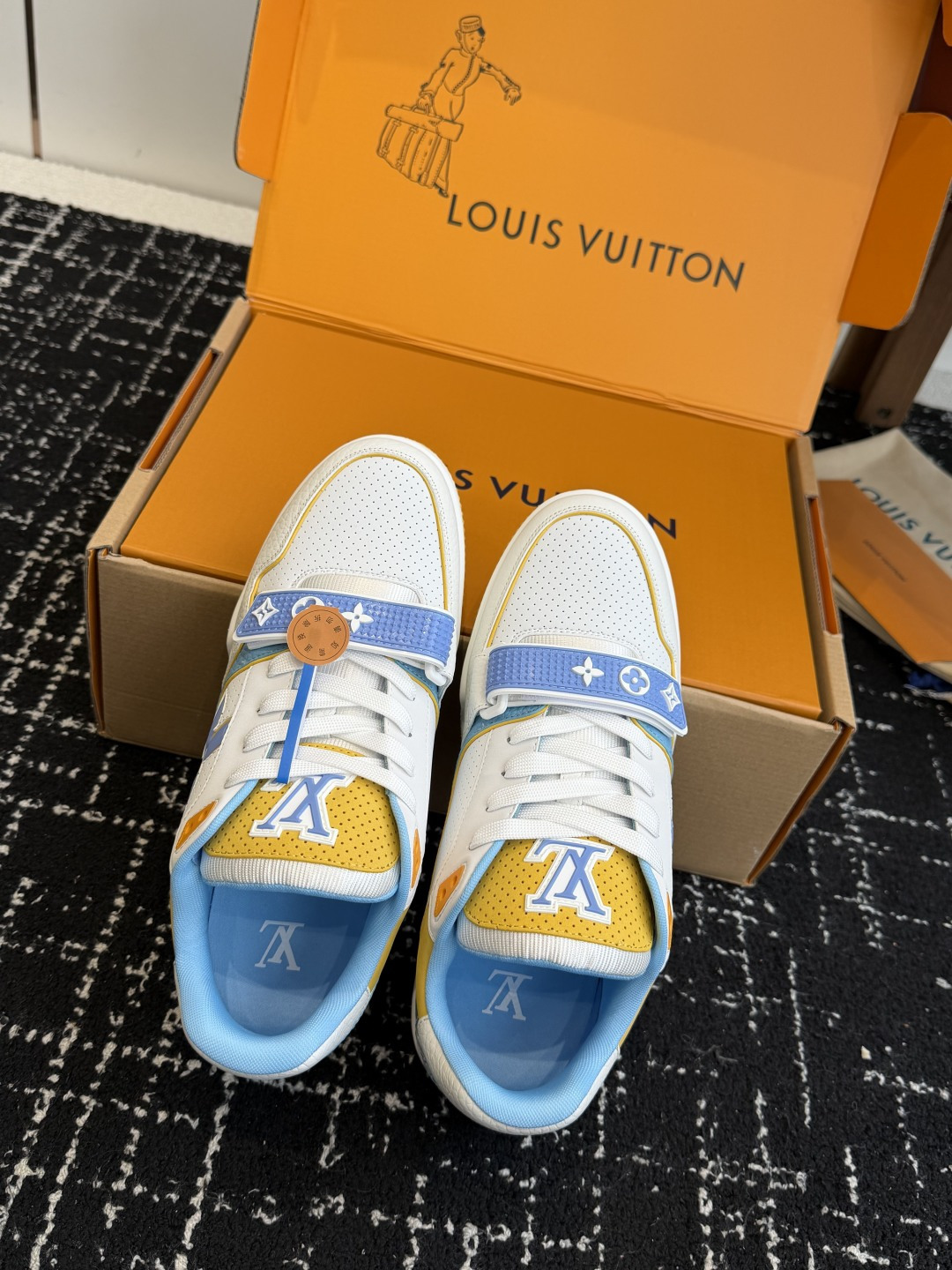 Louis Vuitton Louis Vuitton 25ss 驴家的 trainer板鞋，每个人都必须入的款，绝不后悔
