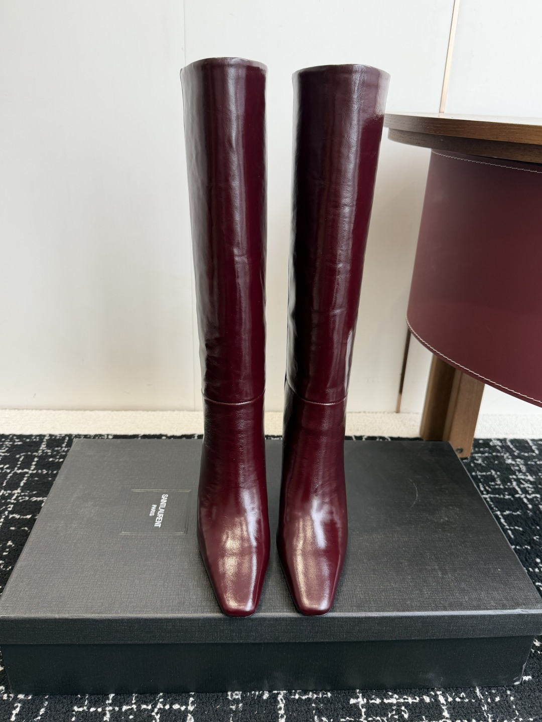 NO:626421,Purchasing level must-have for long legs YSL high heels short boots long boots Yvette Saint Laurent Saint Laurent logo exquisite high heels black butter leather poplar forest that understands women's hearts best beautiful shoes with no dead ends to support the aura imported calfskin suede material noble temperament imported sheepskin lining foot-fitting comfortable genuine leather outsole imported from Italy Size35-41 (40 41 customized, non-returnable), boots, saint  laurent,saint laurent,saint laurent,boots,cowhide,sheepskin,chamois leather,Leather soles19860909代购级 大长腿必备 YSL 高跟 短靴 长靴Yvette Saint Laurent圣罗兰logo 精致高跟 黑色牛油皮 最懂女人心的杨树林 无死角的美鞋 撑起气场 进口小牛皮 麂皮 材质 气质高贵 进口羊皮内里 贴脚 舒适 意大利进口真皮大底  Size35-41（40 41订做不退换）,靴子,saint laurent,saint laurent,saint laurent,boots,cowhide,sheepskin,chamois leather,Leather soles,Women's Shoes