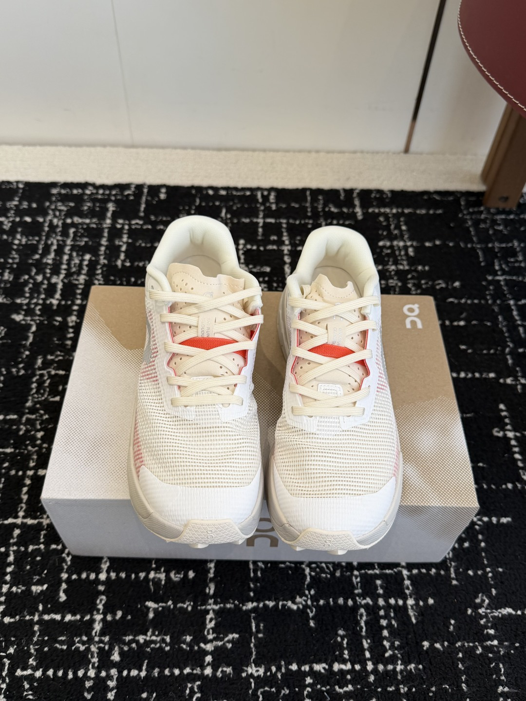 NO:626234,Purchasing level On Cloudultra 3 autumn new product update Long-distance cross-country running shoes Fashionable and versatile shock-absorbing running shoes Ultra-light soles Hollow breathable mesh material Men and women couples Size36 37 38 39 40 41 42 43 44 45, casual shoes/sports shoes, sneakers19860909代购级 On 昂跑 Cloudultra 3 秋款新品更新 长距离越野跑步鞋 时尚潮流百搭减震跑鞋 超轻鞋底 镂空透气网面材质 男女情侣款 Size36 37 38 39 40 41 42 43 44 45,休闲鞋/运动鞋,sneakers,Women's Shoes