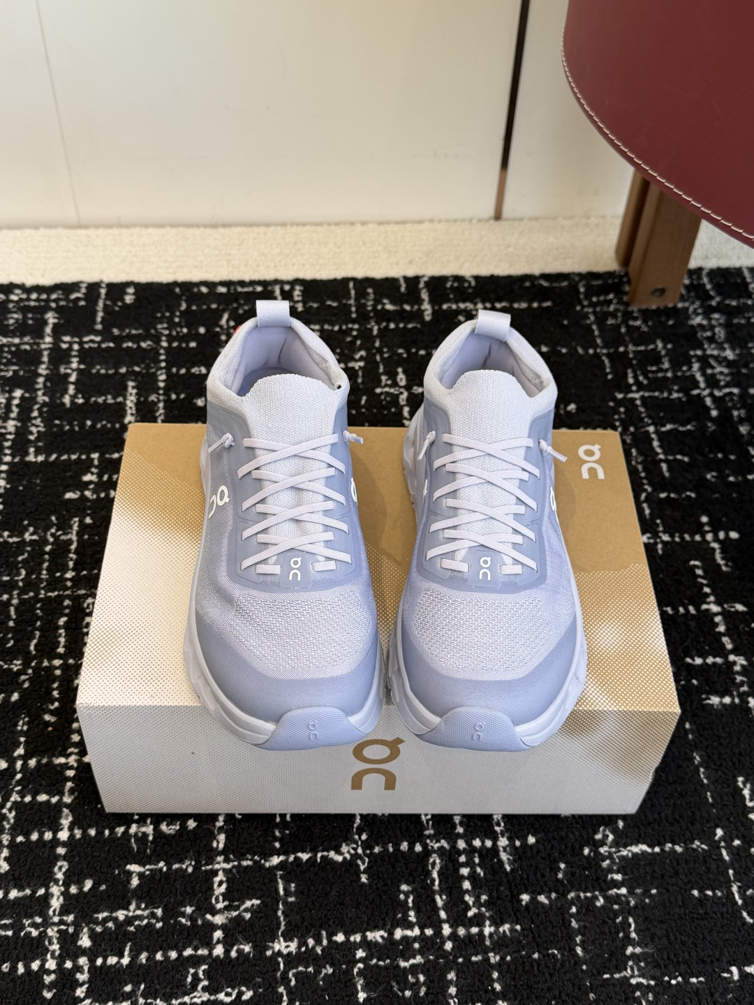 NO:630423,Purchasing agent level On × Zendaya launches joint series On Cloudtilt Moon Versatile, comfortable and breathable Cloud Tec Phase October 2 On On × Zendaya launches joint series Limited to cities!  Explore the collision of sports and popular pioneers!  A new season campaign that explores multiple identities and free spirit, interpreting the infinite possibilities of true self blooming from a breakthrough perspective. Cloudtilt Moon is the same as the standard version of Cloudtilt midsole, CloudTec Phase technology does not require a speed plate structure, bringing an extremely comfortable cushioning feel, fashionable appearance, high-end, soft flat knit upper, fits the curve of the feet, is the perfect partner for the trend of casual trousers, and the new more breathable upper design brings all-day comfort, breathability and dry footing experience Size36 36.5  37 38 38.5 39 40 40.5 41 42 42.5 43 44 45 46, casual shoes/sports shoes, sneakers19860909代购级 On昂跑 × Zendaya赞达亚推出联名系列 On昂跑 Cloudtilt Moon 百搭舒适透气 Cloud Tec Phase 10月2日 On昂跑 × Zendaya赞达亚推出联名系列 城市限定！探索运动与流行的先锋碰撞！ 探索多元身份认同与自由精神的新季 campaign,以突破性视角诠释真我绽放的无限可能. Cloudtilt Moon 与标准版Cloudtilt中底一致,CloudTec Phase科技无需速度板结构,带来极致舒适的缓震脚感,时尚外观,高级、柔软的平织鞋面,贴合双足曲线,是休闲长裤潮流的完美搭档,更加透气的全新鞋面设计,带来全天候的舒适透气和干爽上脚体验 Size36 36.5 37 38 38.5 39 40 40.5 41 42 42.5 43 44 45 46,休闲鞋/运动鞋,sneakers,Women's Shoes