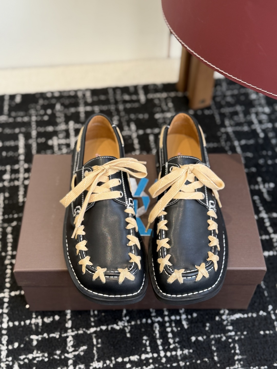 NO:682696,Purchasing agent Camper Karst 25ss square-toe loafers for autumn and winter. They are niche and good-looking. Camper Karst is a Spanish brand established in 1975. It is indifferent and popular. It advocates simplicity. It is a kind of wisdom and beauty. Compared with other loafers, it is very recognizable, and the niche style is very high-end, durable, durable and versatile. Size#Female 35-40 #Male 39-45 (Female 40  Men's 45 (custom-made, non-refundable), loafers, loafers19860909代购级 Camper Karst 25ss 秋冬方头乐福鞋 小众好看 Camper Karst 1975年成立的西班牙品牌 淡然无极,众美从之主张简单就是一种智美 相比手其他的乐福鞋很有辨识度,而且小众不撞款非常高级耐看百搭 Size#女35-40 #男39-45（女40 男45订做不退换）,乐福鞋,loafers,Women's Shoes