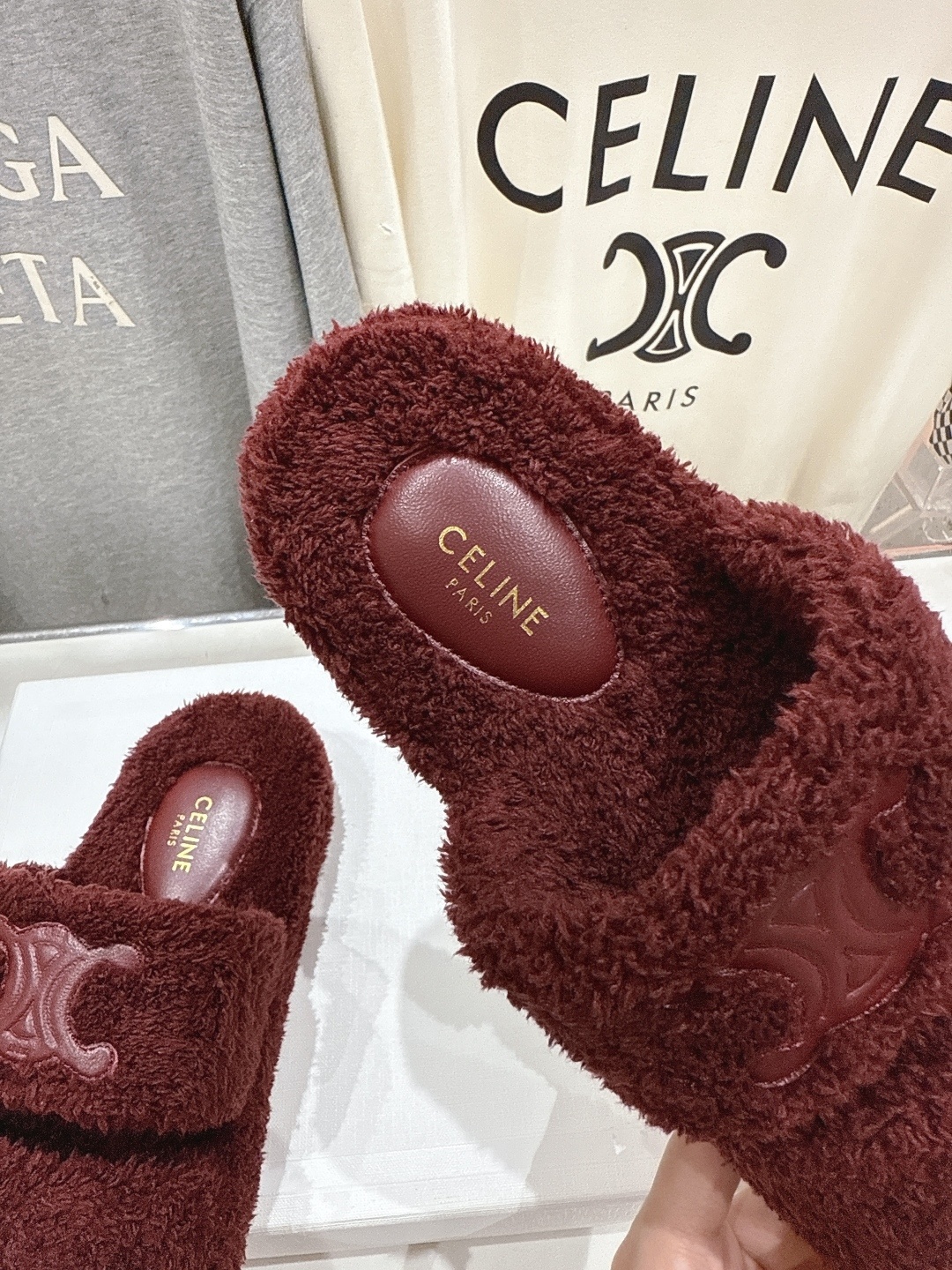 市场高版本 Celine/塞琳 2025ss新款居家保暖凯旋门毛毛拖鞋🐏🐏这一季的赛琳又让我重新爱了它一