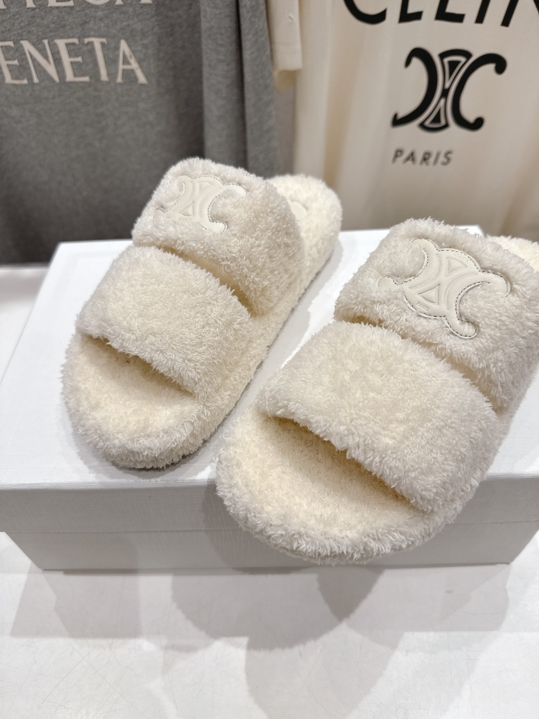 市场高版本 Celine/塞琳 2025ss新款居家保暖凯旋门毛毛拖鞋🐏🐏这一季的赛琳又让我重新爱了它一