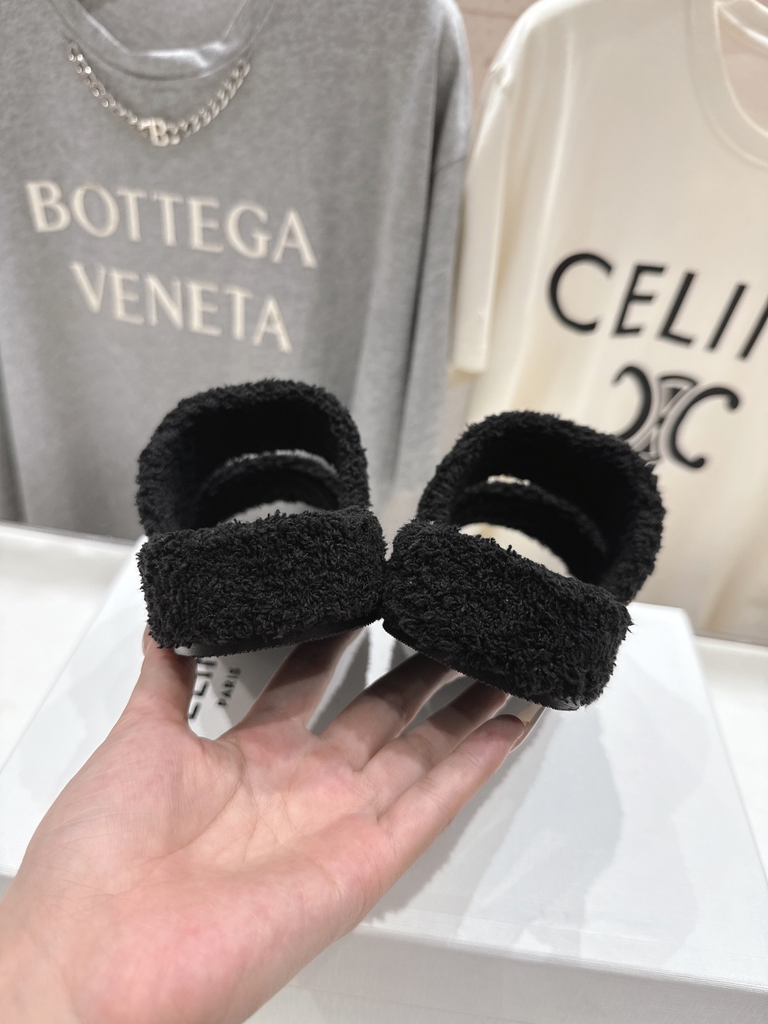 市场高版本 Celine/塞琳 2025ss新款居家保暖凯旋门毛毛拖鞋🐏🐏这一季的赛琳又让我重新爱了它一